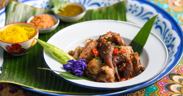 ขาหมูโบราณคั่วพริกเกลือ