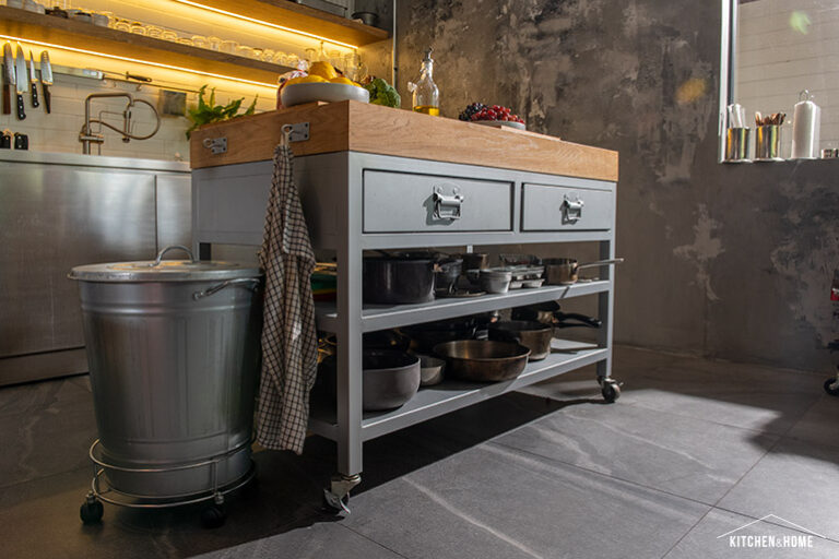 THYME by Skinhead Kitchen ครัวอินดัสเตรียลลอฟต์ของเชฟแบงค์ เจตะสานนท์