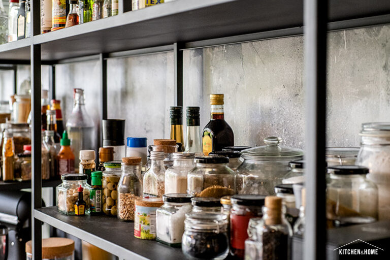 THYME by Skinhead Kitchen ครัวอินดัสเตรียลลอฟต์ของเชฟแบงค์ เจตะสานนท์