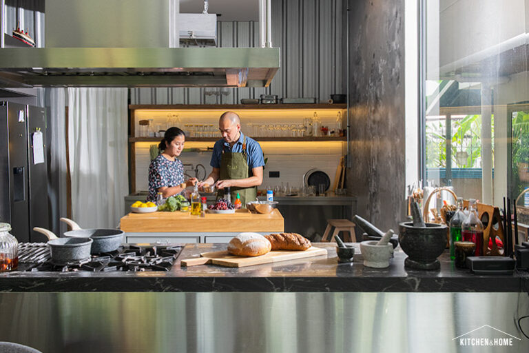 THYME by Skinhead Kitchen ครัวอินดัสเตรียลลอฟต์ของเชฟแบงค์ เจตะสานนท์