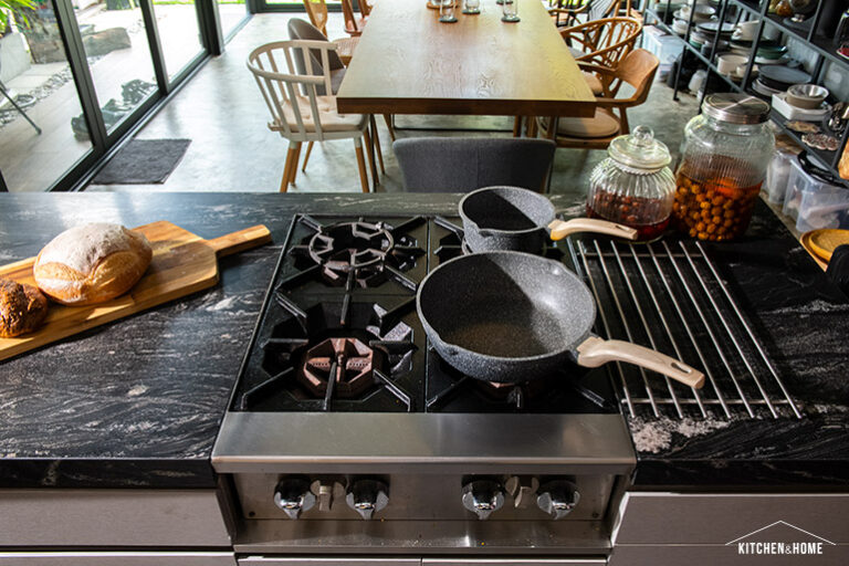 THYME by Skinhead Kitchen ครัวอินดัสเตรียลลอฟต์ของเชฟแบงค์ เจตะสานนท์